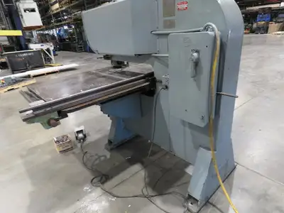 Strippit Fabricator Super 30 Single Punch Press 30 Ton 230/460V Foot Switch