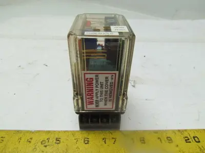Wilkerson Instrument MM7010 Plug IN Mighty Module Relay W/Base