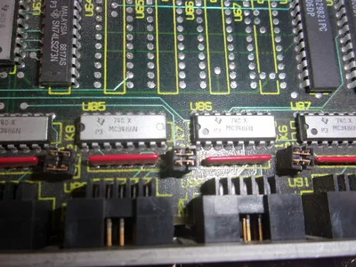 USED Universal Instruments 42004705-00