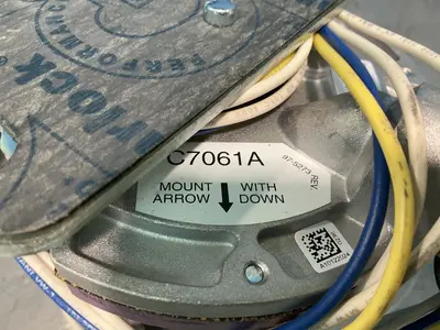 Used 2024 HONEYWELL CR7061A1012 Gas Analyzers / Detectors Ohio US | HGR 24 #1545420