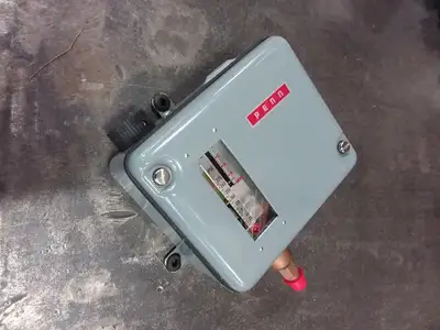 NEW JOHNSON CONTROLS P80ABA-4