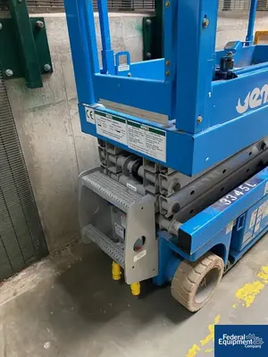 USED Genie Genie Scissor Lift