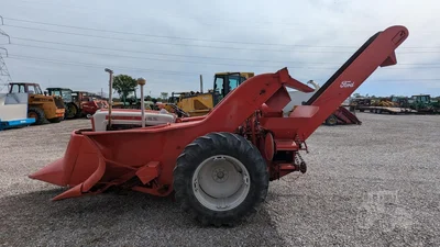 USED 1957 FORD 971