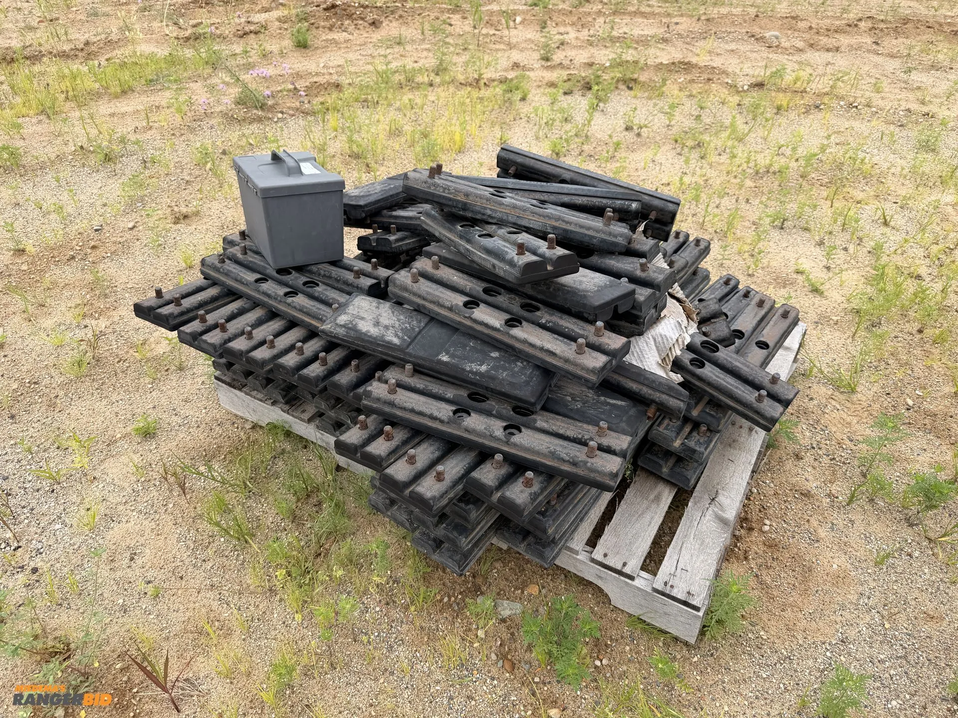 Used EXCAVATOR RUBBER TRACKS / PADS CAT 170-4419 Construction Equipment Parts Michigan US | Miedema Asset Management Group #1334712