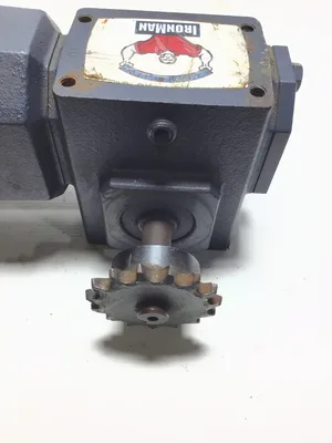 Grove Gear Ironman GR-BM-813-10-R-56 Gear Reducer 10:1 Ratio