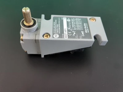 NEW Allen-Bradley 802T