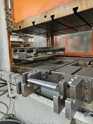 USED 2002 SCHULER GMO 2-400-3200-66/203