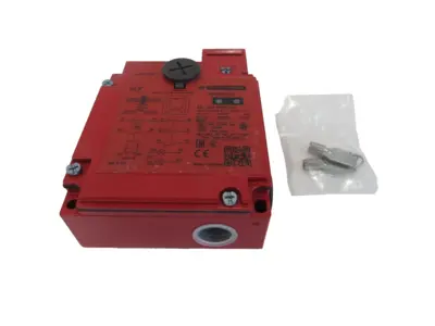 NEW TELEMECANIQUE XCSE7313 SAFETY LIMIT SWITCH