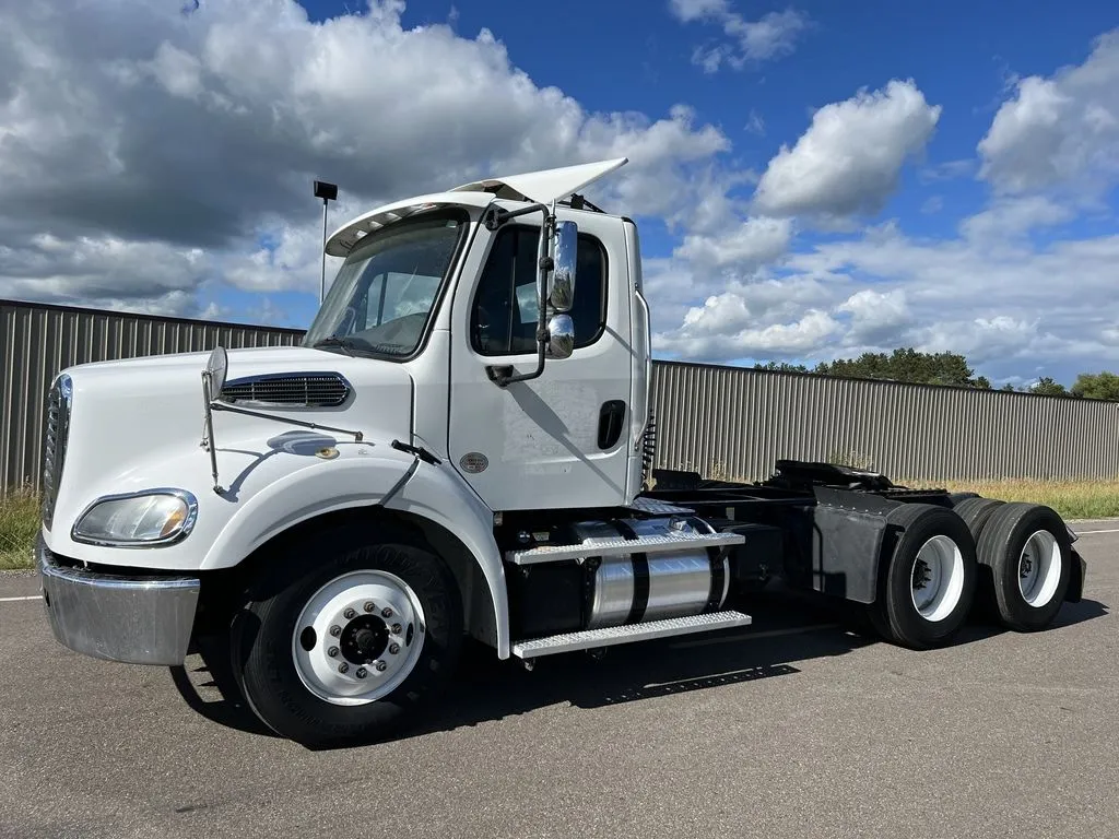 Used 2015 FREIGHTLINER TRUCK TRACTOR Conventional trucks Minnesota US | Carco Truck & Equipment #1514303