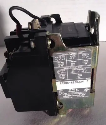 New | in-Stock ALLEN-BRADLEY 700DC-N200Z24 Miscellaneous Equipment (Electrical & Power) | Surplus Asset Holdings #1188618