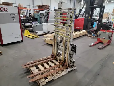 Used CASCADE 55E-FDS-2011 Forklift Attachments British Columbia CA | Lenmark #238449