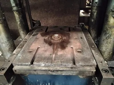 Used 1983 PENTAJECT PJ 1B 750/150 Heated Platen Hydraulic Press CZ | Amaron s.r.o. #1065229