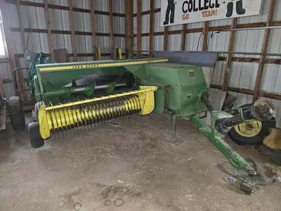 USED 1987 JOHN DEERE 337