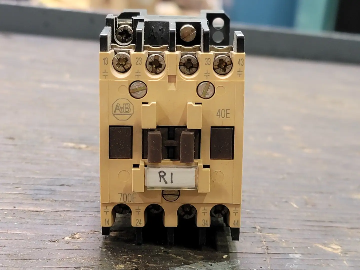 USED ALLEN-BRADLEY 700-F400A1