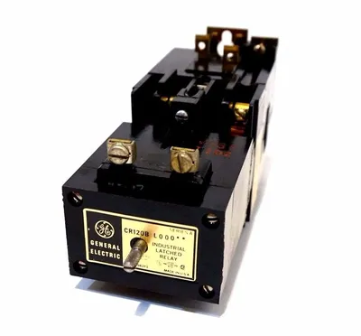 NEW GENERAL ELECTRIC CR120BL02022 LATCH RELAY SER.A