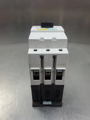 USED Siemens 3RV1042-4MB10 SIRIUS Circuit Breaker, 100A MAX