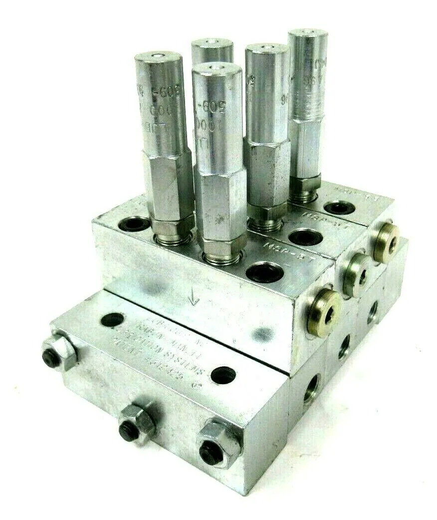 NEW LUBRIQUIP MSP-5T VALVE DIVIDER 3 STACK MSP-5S MSP5T