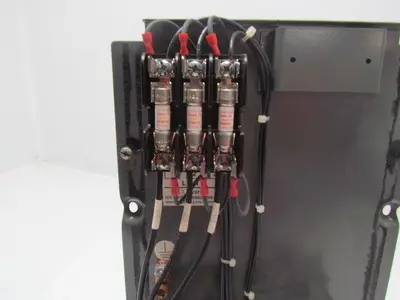 Myron Zucker Calmount Capacitor KNM43003-3 3KVAR 480 volt 3PH 60HZ Nema 12
