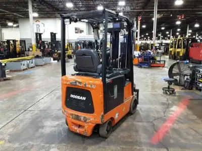 USED 2019 DOOSAN BC15S-5