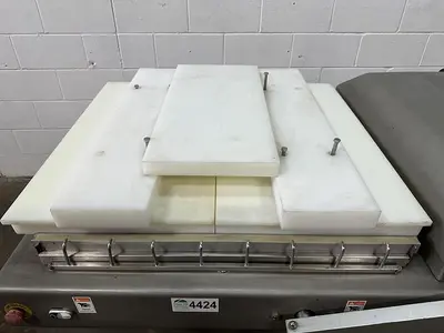 USED XTRAVAC PACKAGING MACHINES 860A