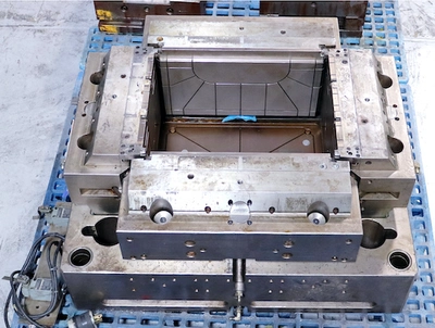 Flip Top Crate with Handle mold