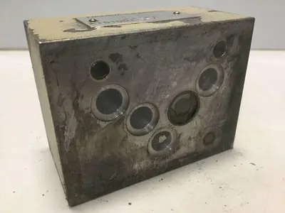 USED UCHIDA Z1S10D130
