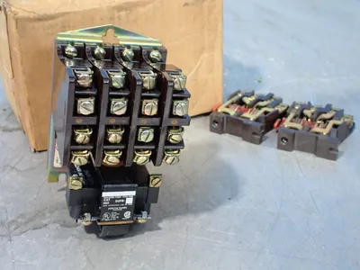 Used JOSLYN CLARK CONTROLS 5UF876 Relays & Switches Ohio US | HGR 24 #884189
