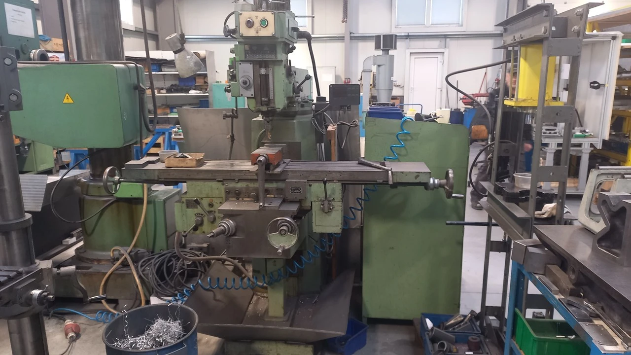 USED 1972 TOS FNK 25