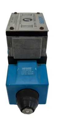 NEW VICKERS DG4S4LW-012C-B-60 DIRECTIONAL VALVE V-02-119493 DG4S4LW012CB60