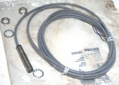 NEW BALLUFF BES 516-325-B0-C-03 PROXIMITY SENSOR BES516325B0C03