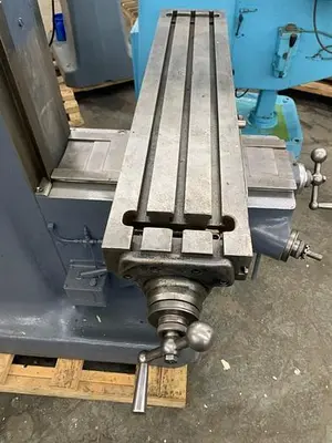1011-470 Bridgeport 1-1/2 HP Vertical Ram Type Turret Milling Machine, Model BR2J