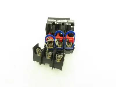 Square D 9422ATCF331 Disconnect Switch 30/60 Amp 600V Fuse Holder Only-No Handle