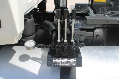 New | in-Stock 2025 MACK MD6 Hooklifts & Roll-Offs Texas US | Roll Off Truck World #1491879