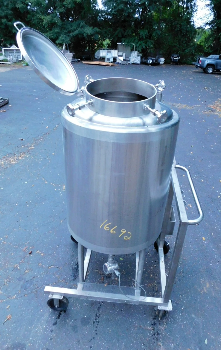 USED SANI-MATIC TANK 125 GALLON