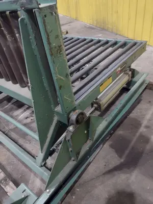 60" x 48" ROACH PNEUMATIC LIFT & TILT UPENDER / TABLE WITH ROLLER CONVEYOR : YOBRO #24710