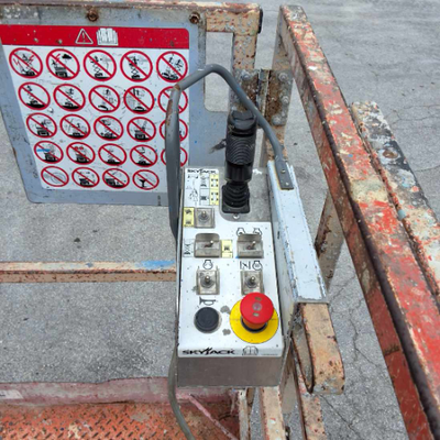 USED 2014 Skyjack SJ6832 RT