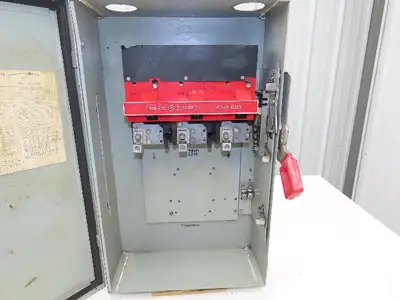General Electric THN3363JCL Heavy Duty Safety Disconnect Switch 100A 600VAC 3P