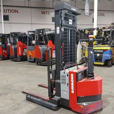 USED 2023 RAYMOND RSS40