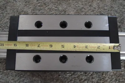 NEW THK LINEAR BEARINGS AND RAIL YJ0567KB