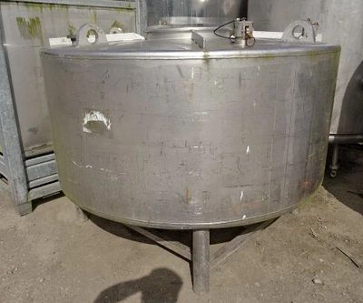1,350 L S/S Enclosed Storage Tank