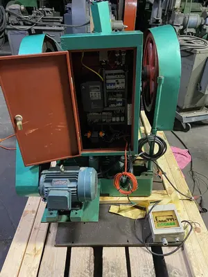 1/8" Shanghai Wuling Model SD-30 Bi-Metal Contact Heading Machine