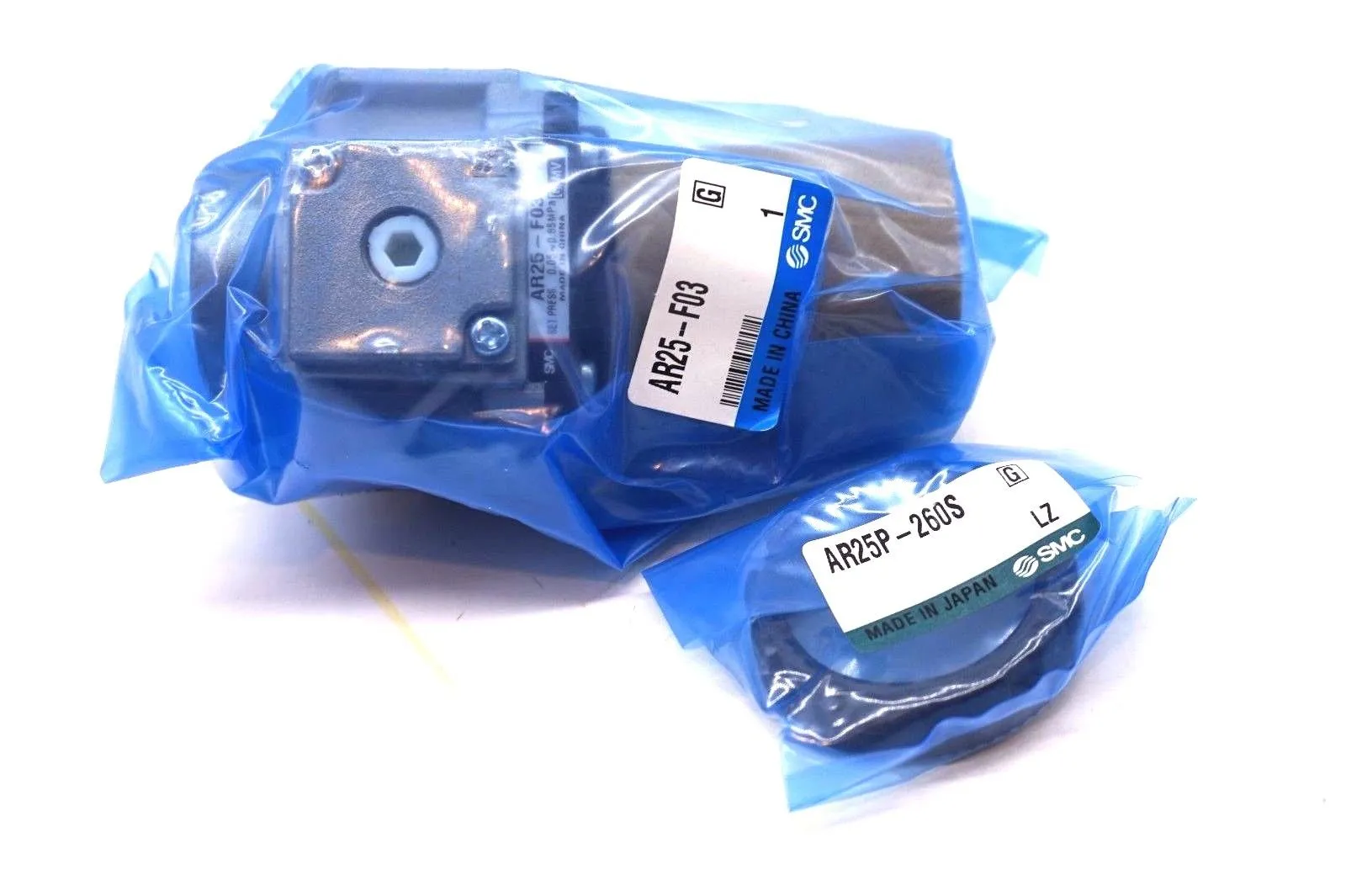 NEW SMC AR25-F03 REGULATOR MODULAR AR25F03