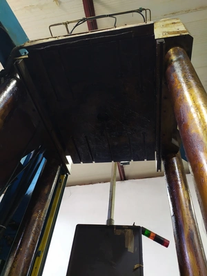 MAPLAN Vertical Rubber Injection Molding Machine, in working condition