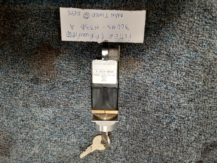 Used Allen Bradley 800MR-H33B SERIES A OPERATOR FOR SELECT SWITCH MAN PLC Processors Arizona US | ASSET CONVERSION SPECIALISTS, INC. #310837