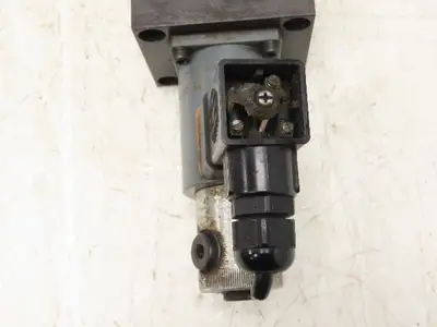 Husky Hydrolux ZFDPCMEP10PPA4EK0ZS3B/DME210 Hydraulic Proportional Valve