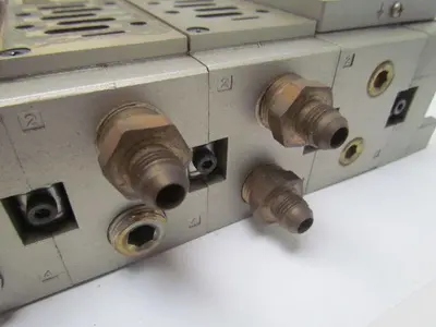 SMC Syndevco Series VSS8-8 Pneumatic manifold