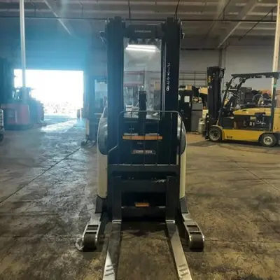 USED 2016 CROWN RR5725-45