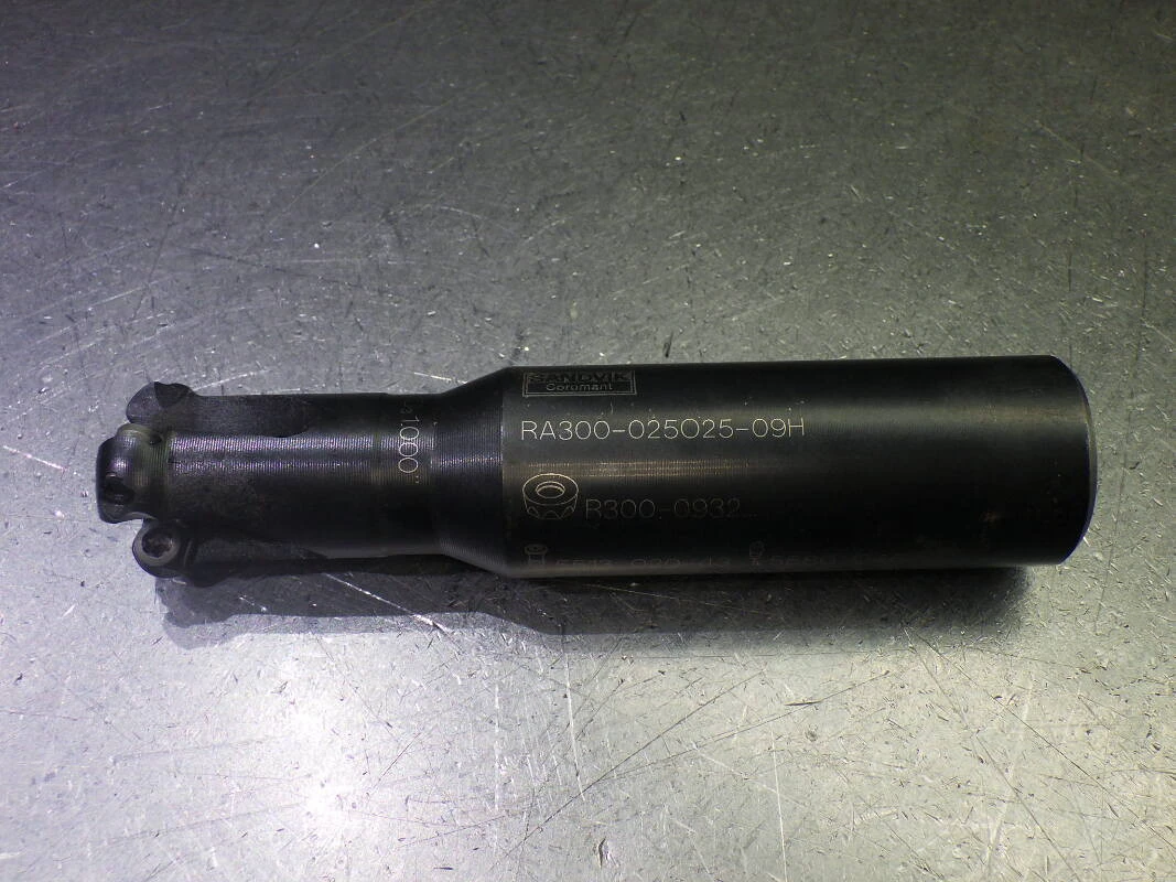 Sandvik 1" 3 Flute Coolant Thru Endmill 1" Shank RA300-025O25-09H (LOC2060B)