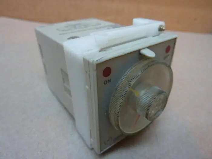 Used OMRON H3BF-8 Timers Michigan US | Ideal Machinery #762141