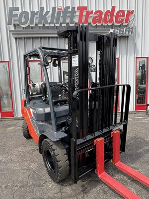 USED 2015 TOYOTA 8FGU25